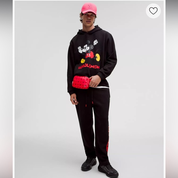 NEW! Disney x lululemon Everywhere Belt Bag - Red/ Dark Pink - Picture 5 of 9